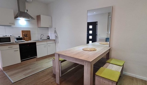 Deluxe Apartment, Private Bathroom