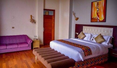 Deluxe Double Room, 1 King Bed, Non Smoking, Mountain View