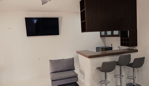 Deluxe Studio