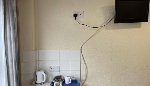 Single Room, Private Bathroom