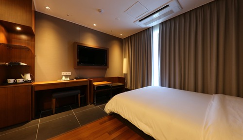 Standard Double upgrade to Flooring room