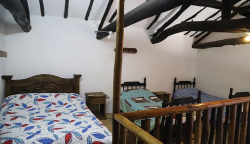 Family Room, Multiple Beds (7 Guests)