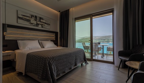Superior Room, 1 King Bed