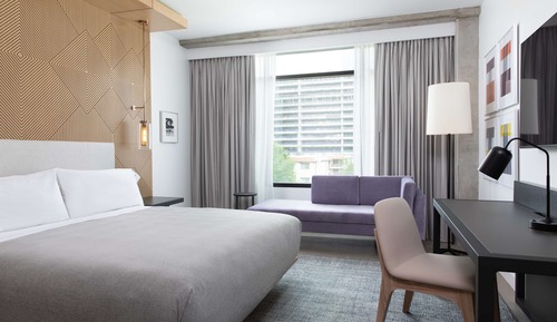 Room, 1 King Bed, Accessible (Hearing)