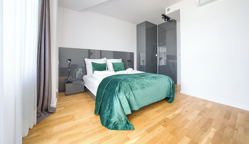 Apartment (467)