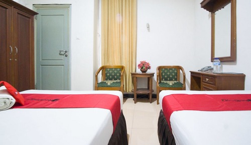 Twin Room (RedDoorz)