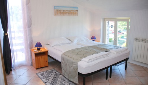 Economy Room