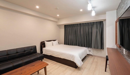 Apartment (613)