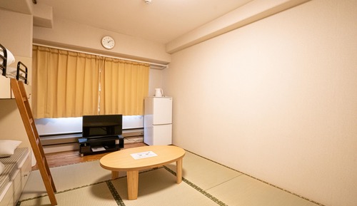 Apartment (914)