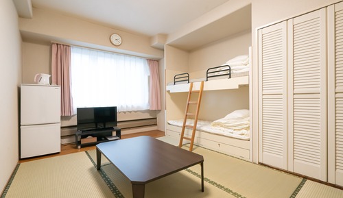 Apartment (605)