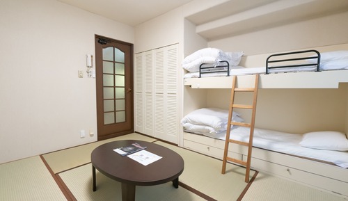 Apartment (610)