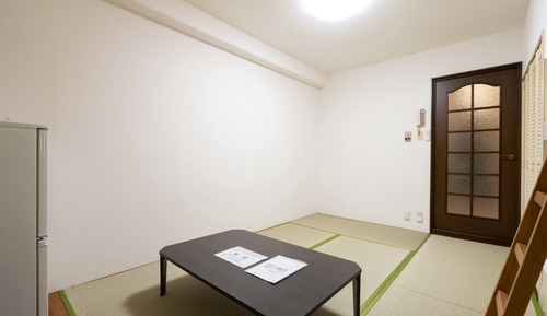 Apartment (415)