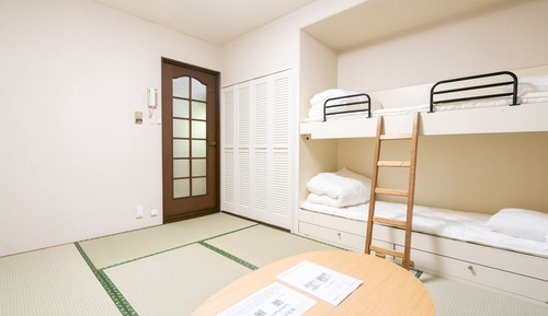 Apartment (808)