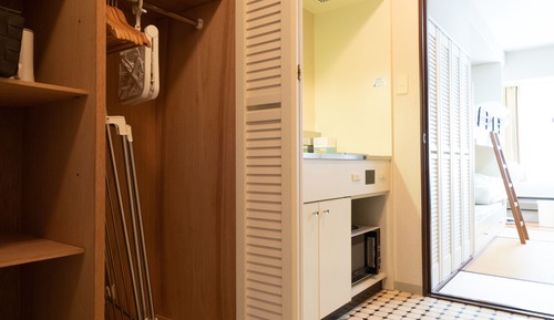 Apartment (702)