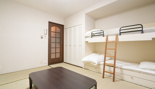 Apartment (513)
