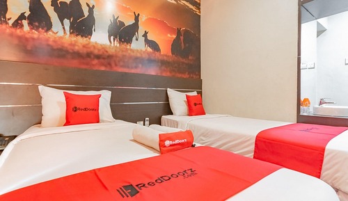 Twin Room (RedDoorz)