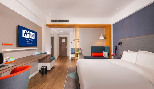 Standard Room, 1 King Bed (Extra Floor Space)