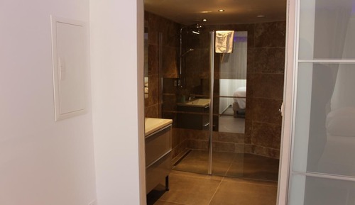 Deluxe Room (No 26B)