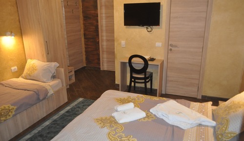 Family Room (2)