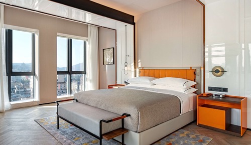 Business Suite, 1 King Bed