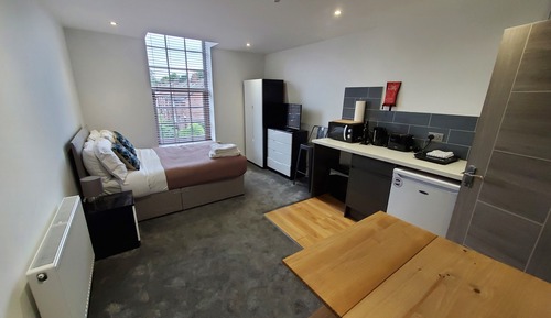 Deluxe Studio