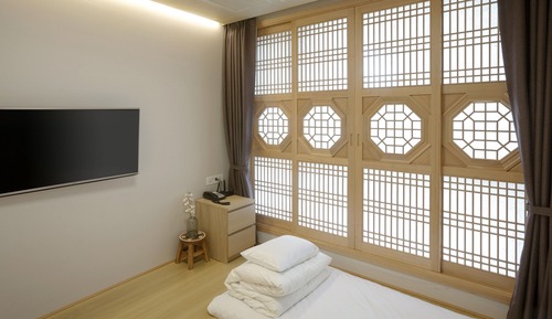 Premier Ondol (Premier Lounge is available)