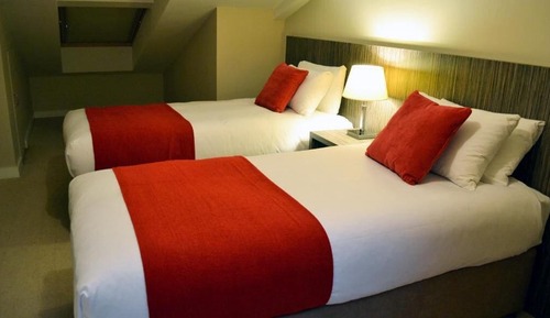 Two-Bedroom Apartment (5 Adults)