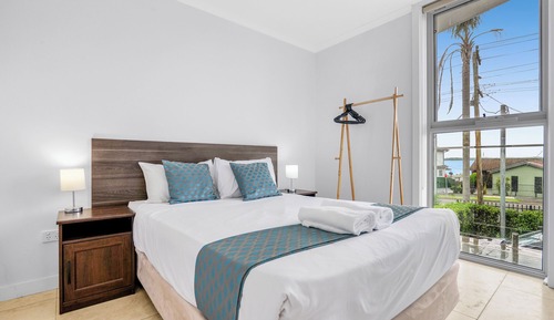 2 Queen Bedrooms Apartment