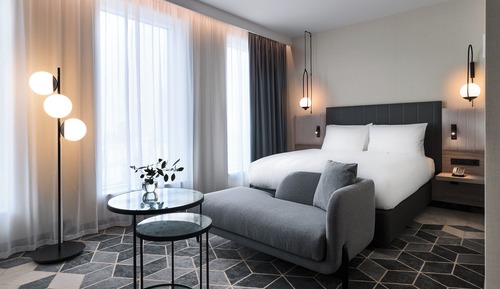 Standard Room, 1 Queen Bed, City View