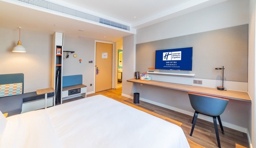 Standard Room, 1 King Bed, Accessible