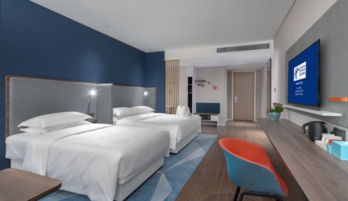 Standard Room, Multiple Beds (Extra Floor Space)