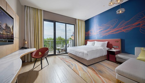 Standard Room, 1 King Bed, Garden View (Classic King)
