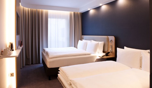 Standard Room, 1 Queen Bed with Sofa bed