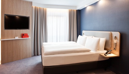 Standard Room, 1 Queen Bed