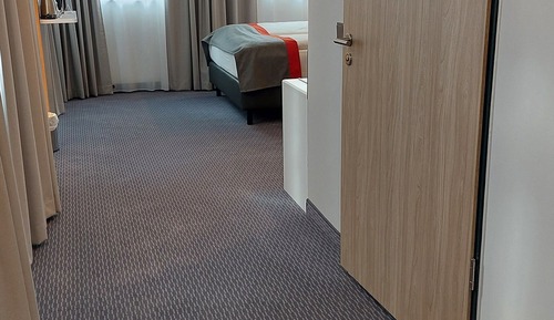 Standard Room, 1 Queen Bed (Extra Floor Space)