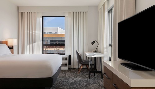 Room, 1 King Bed, Bathtub