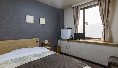 Semi Double Room, Smoking