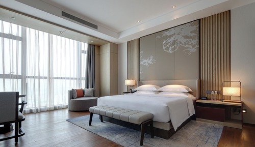 Signature Suite, Smoking, Courtyard View