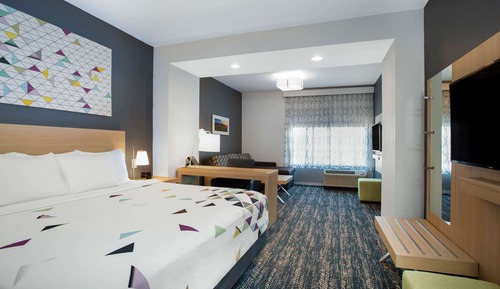 Deluxe Studio Suite, 1 King Bed, Non Smoking