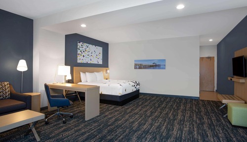Deluxe Suite, 1 King Bed, Non Smoking