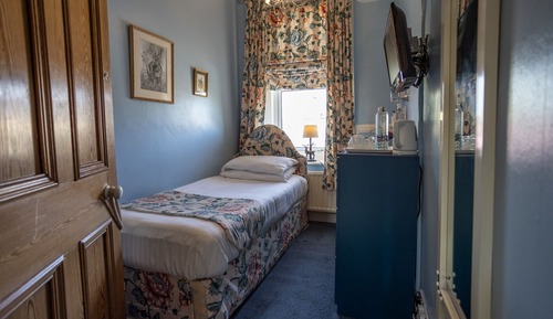 Single Room, Private Bathroom