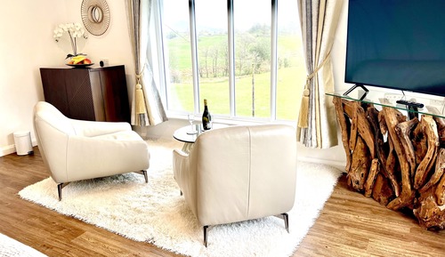 Suite, Mountain View (Open Plan)