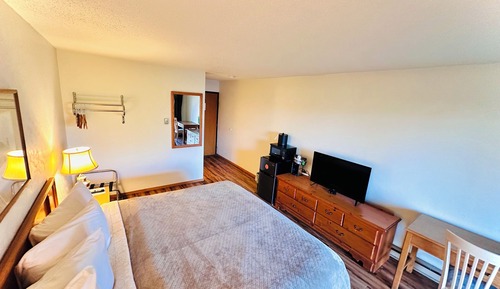 Standard Room, 1 King Bed