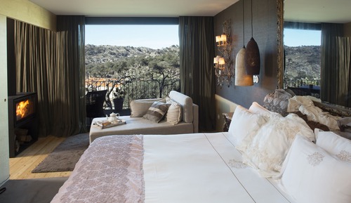 Suite Includes New Year''s Late Meal