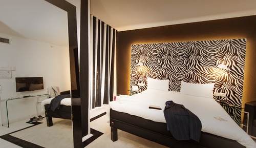 Standard Room, 1 Queen Bed