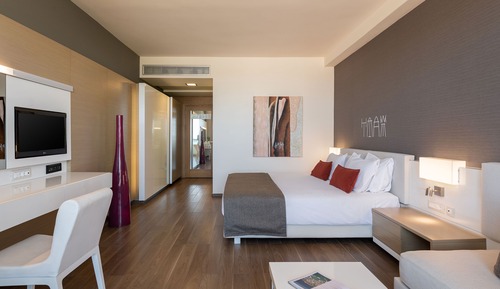 Deluxe Room, Pool View