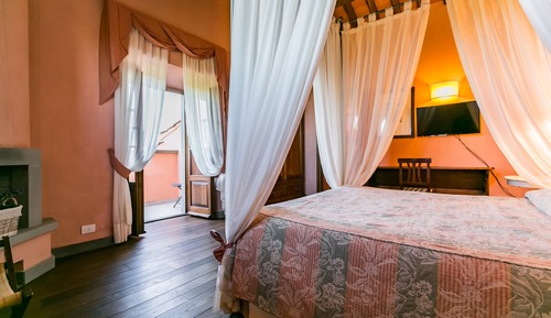 Honeymoon Studio Suite, 1 Queen Bed, Balcony, Tower