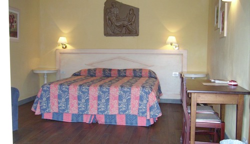 Classic Double Room, Private Bathroom, Hill View