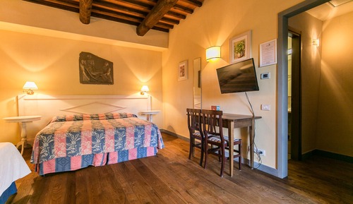 Classic Triple Room, Private Bathroom, Garden View
