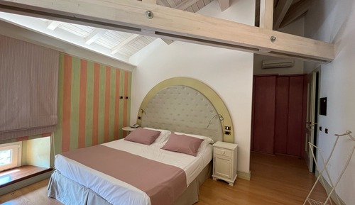 Honeymoon Room